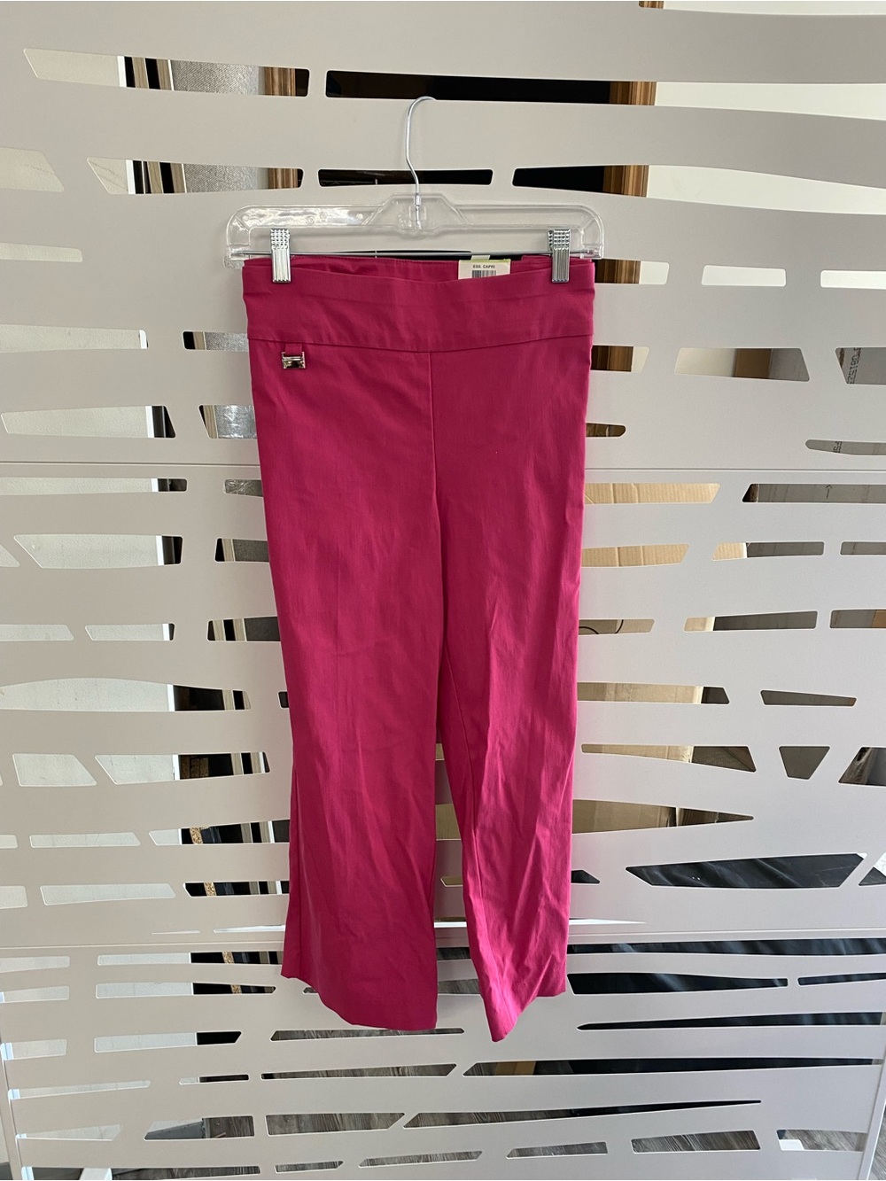 Alfani Women’s Fuchsia Pull-On Stretch Capris